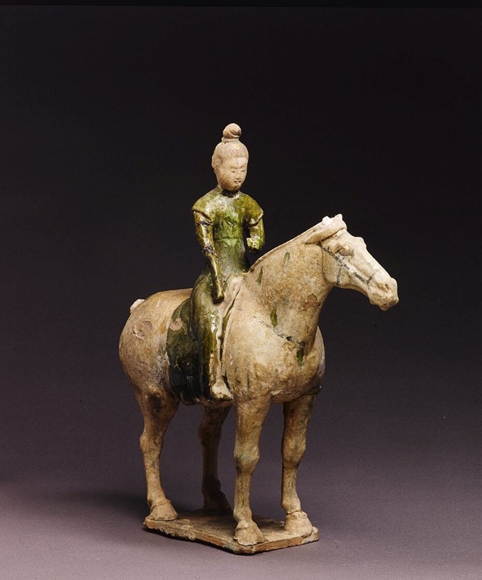 <h2>垂鳞纹秦公鼎</h2><p>作者：</p><p>创作年代：唐</p><p>规格：36cm×34.5cm×11</p>